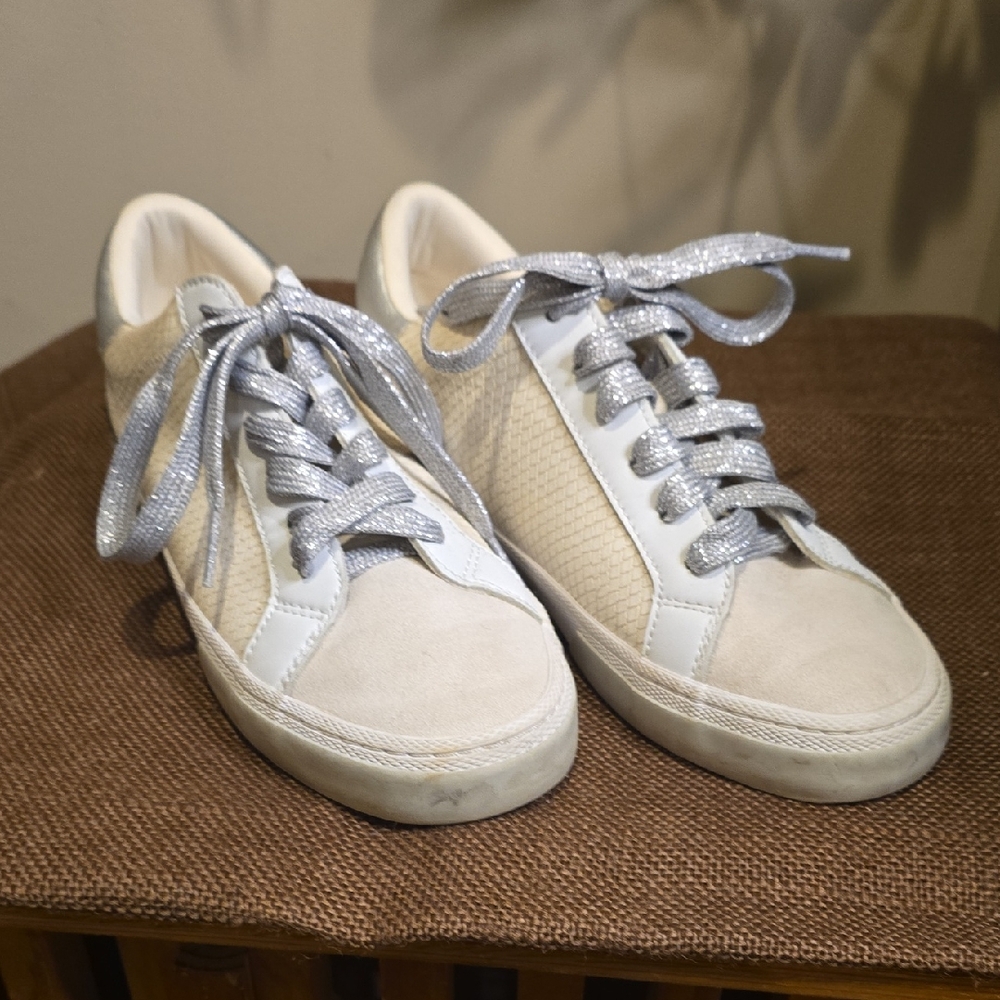 A New Day Women's Cream and Silver Sneakers